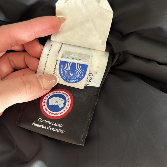 CANADA GOOSE MONTEBELLO PARKA MILITARY GREEN - Picture 13 of 15